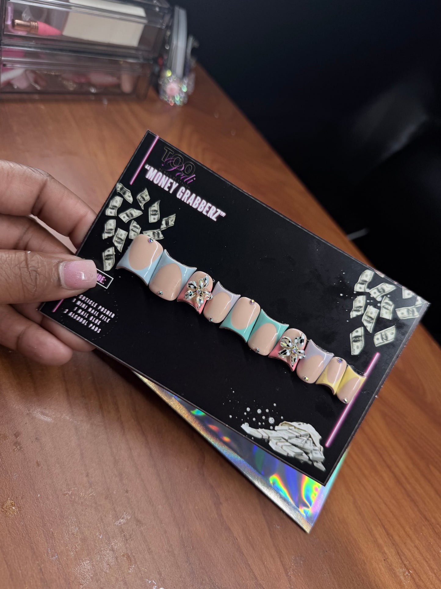 Pretty & Paid